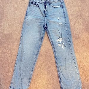 Old Navy ripped jeans light wash size 8